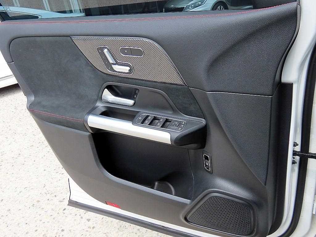 벤츠 GLA 클래스 GLA클래스 H247 GLA250 4MATIC 이미지 11