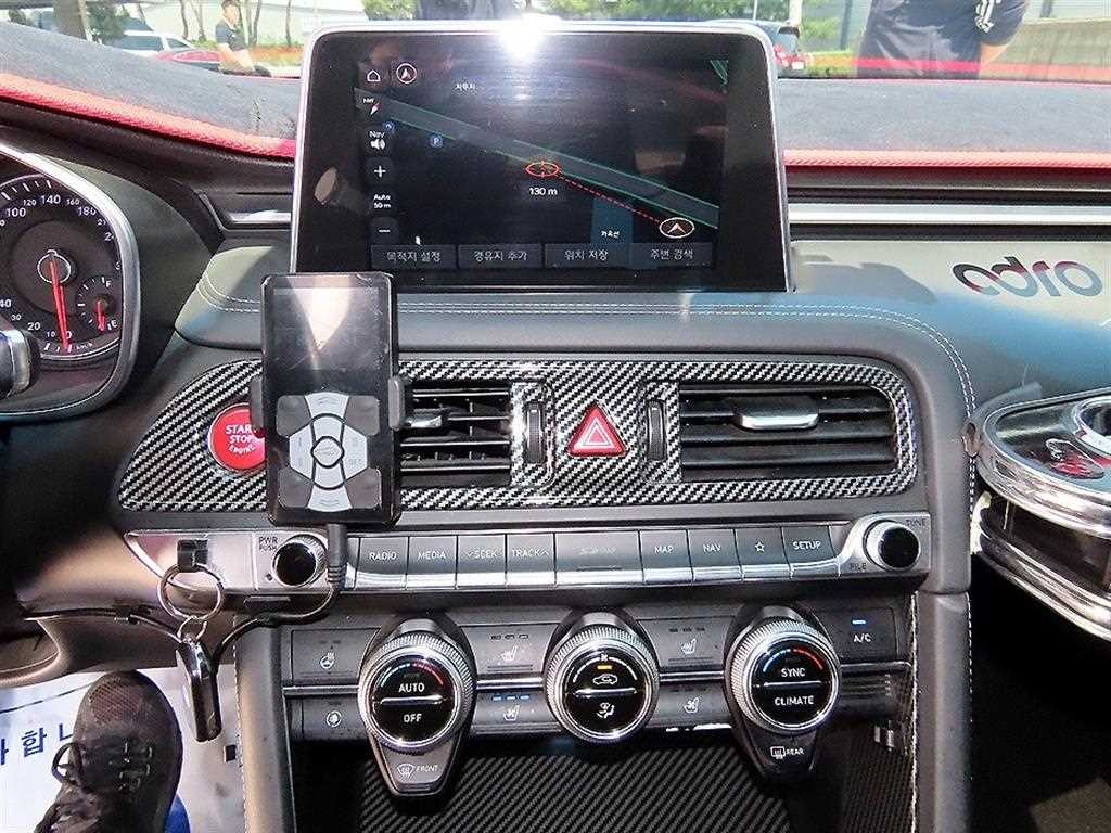 제네시스 G70 2.0T AWD 스포츠 패키지 이미지 14