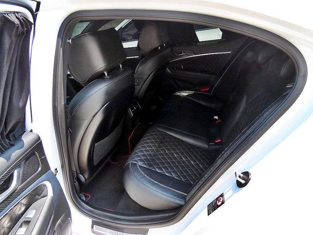 제네시스 G70 2.0T AWD 스포츠 패키지 이미지 6