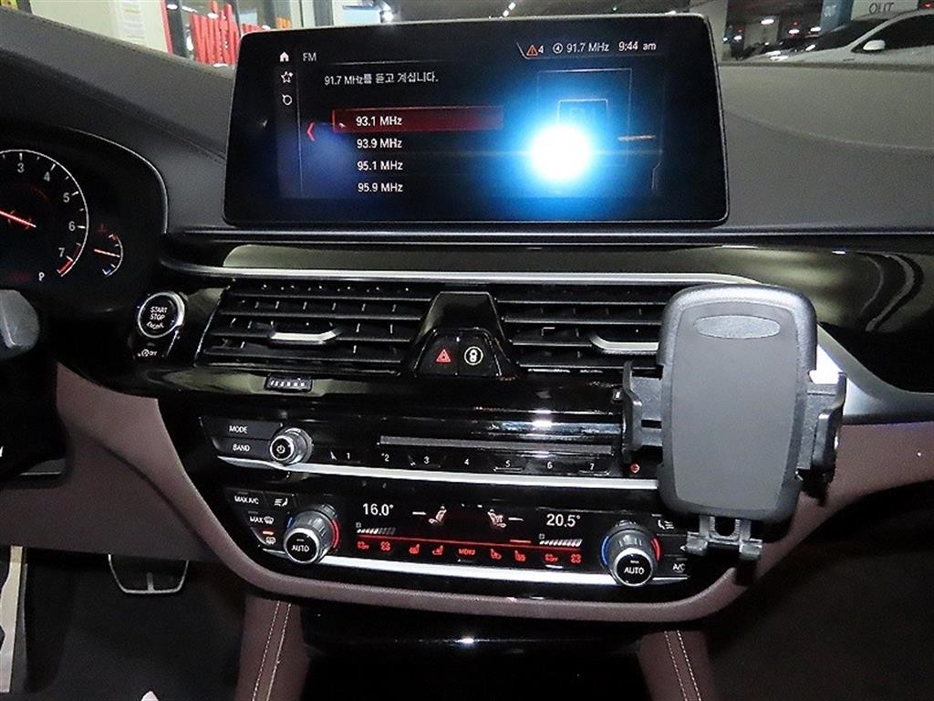 BMW 5시리즈 5시리즈 (G30) 530i M 스포츠 플러스 이미지 11