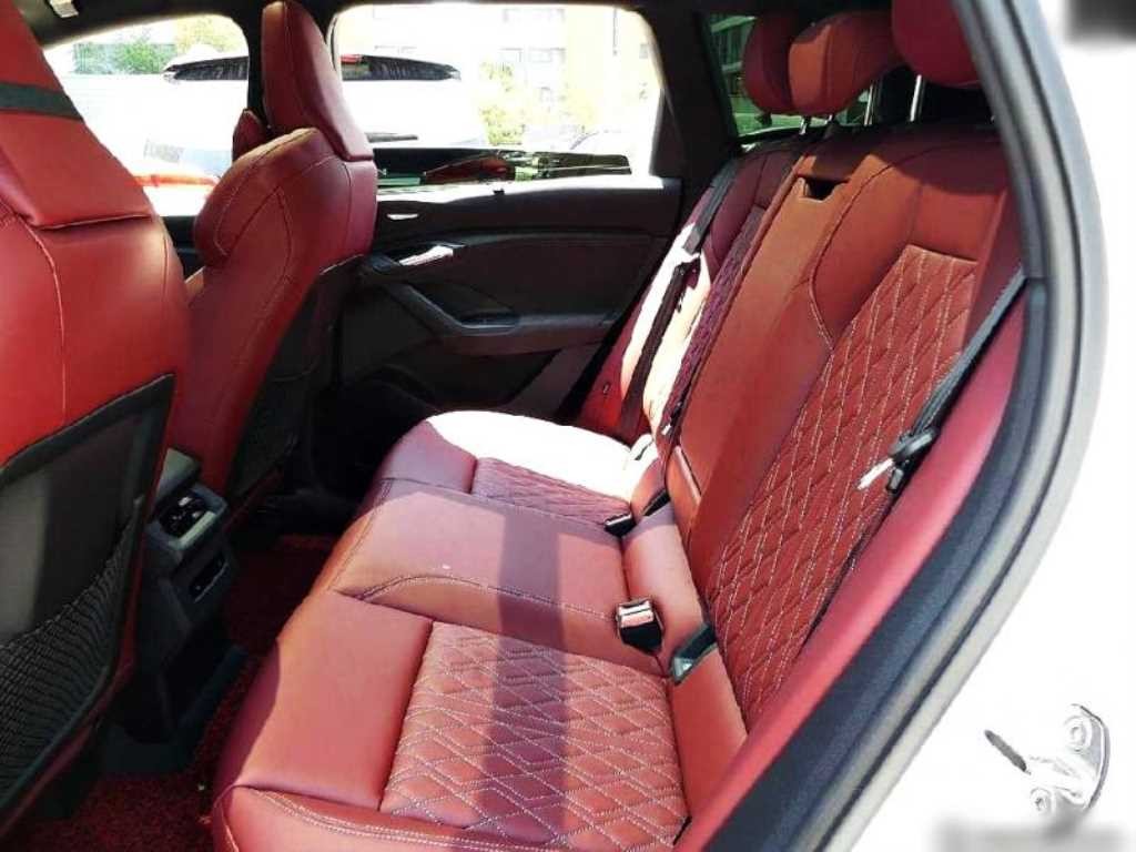 아우디 SQ6 SQ6 e-트론 콰트로 이미지 12