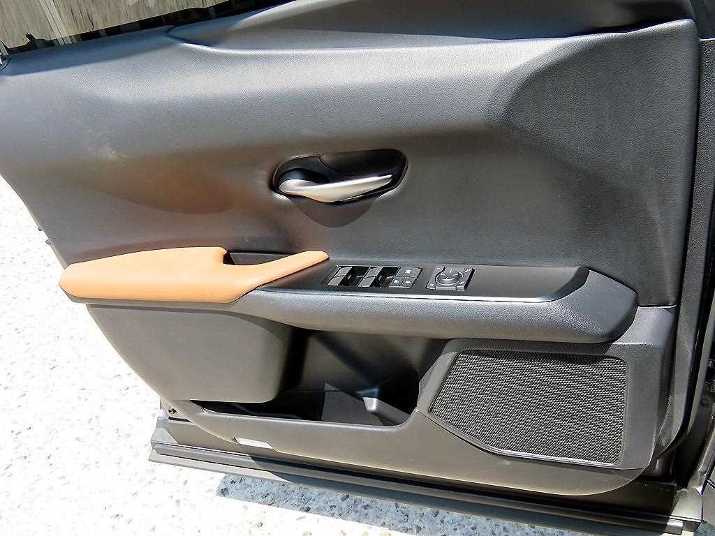 렉서스 UX UX 250h 2.0 2WD 이미지 11