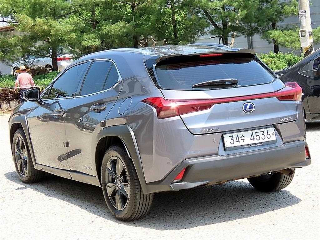 렉서스 UX UX 250h 2.0 2WD 이미지 3