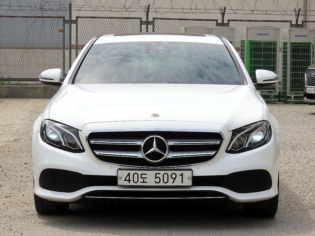 벤츠 E 클래스 E-클래스 W213 E200 아방가르드 이미지 1