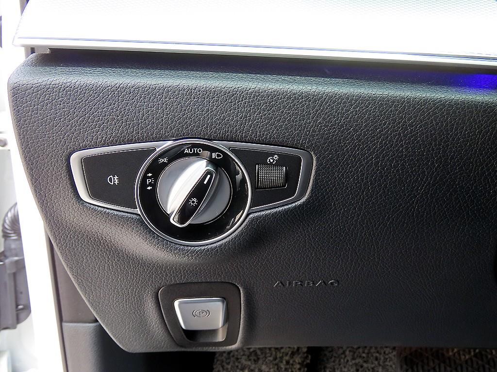 벤츠 E 클래스 E-클래스 W213 E200 아방가르드 이미지 12