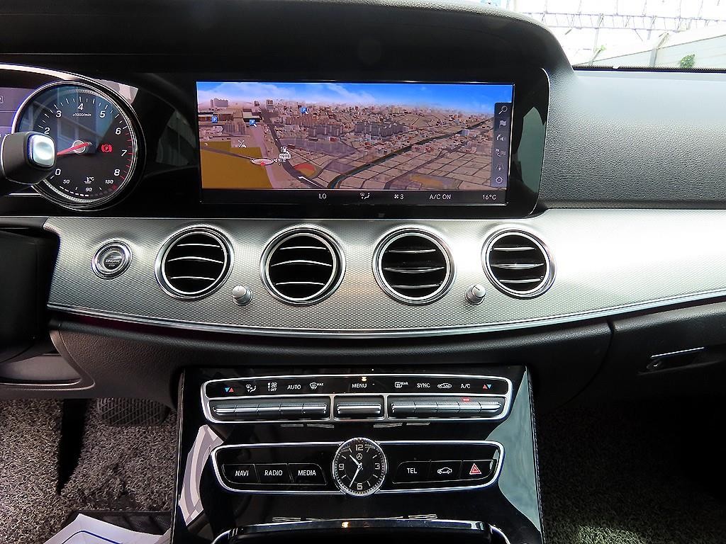 벤츠 E 클래스 E-클래스 W213 E200 아방가르드 이미지 14