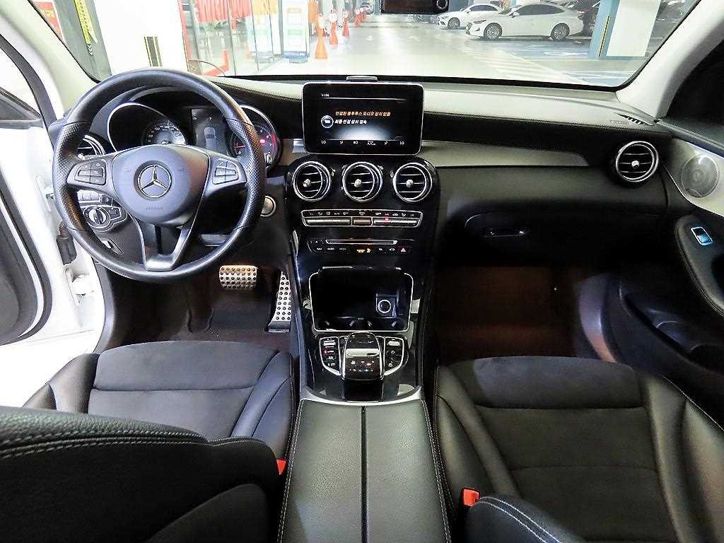 벤츠 GLC 클래스 GLC클래스 X253 GLC 300 4MATIC AMG LINE 이미지 10