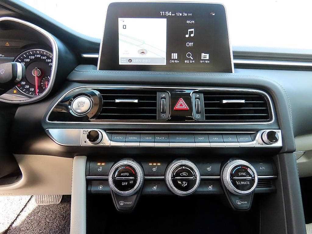 제네시스 G70 2.0T AWD 엘리트 이미지 12