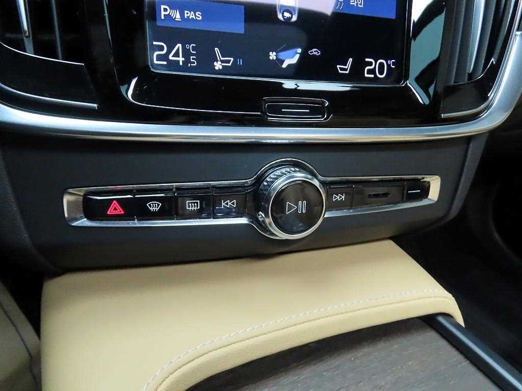볼보 S90 B6 AWD 인스크립션 이미지 9
