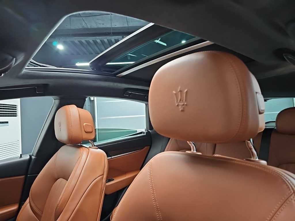 마세라티 르반떼 3.0 S AWD 그란루쏘 이미지 14