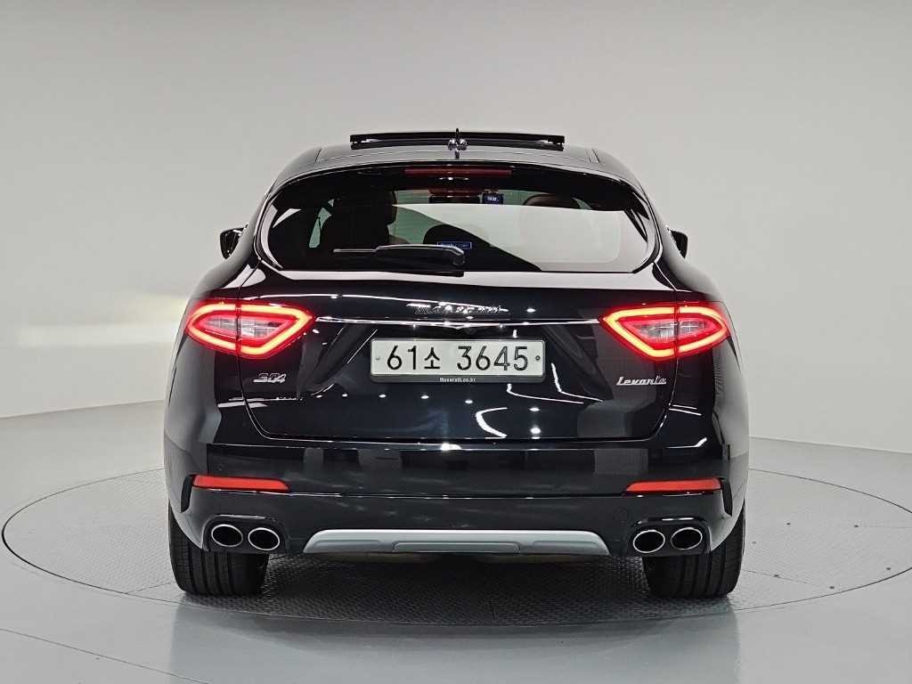 마세라티 르반떼 3.0 S AWD 그란루쏘 이미지 3