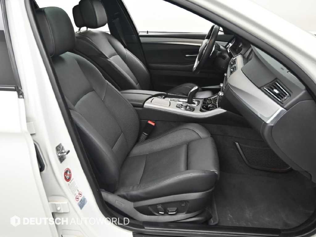 BMW 5시리즈 5시리즈 (F10) 550i xDrive M 스포츠 이미지 10
