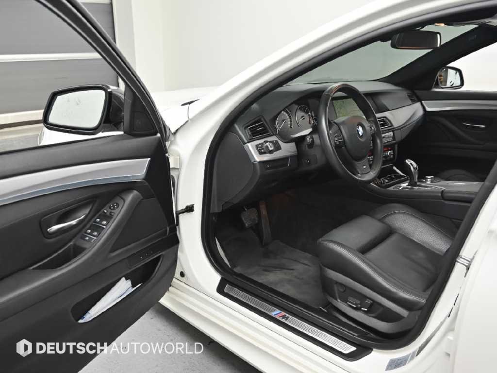 BMW 5시리즈 5시리즈 (F10) 550i xDrive M 스포츠 이미지 11