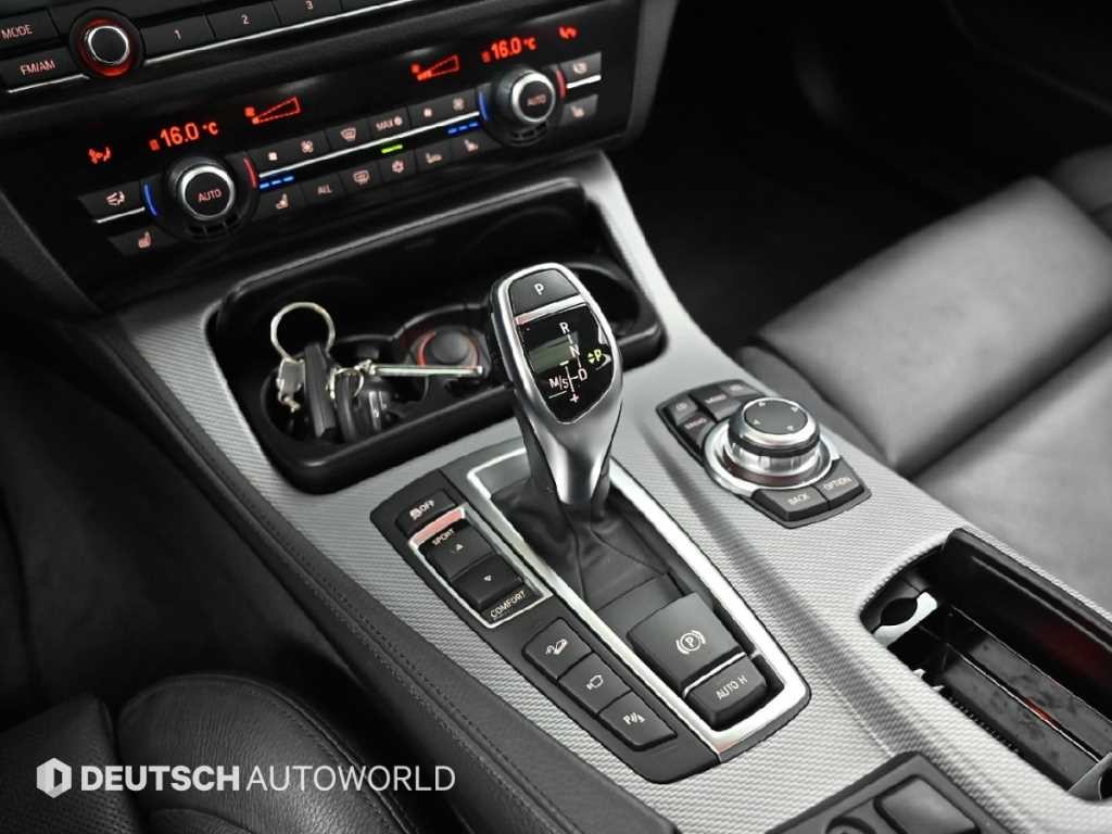 BMW 5시리즈 5시리즈 (F10) 550i xDrive M 스포츠 이미지 9