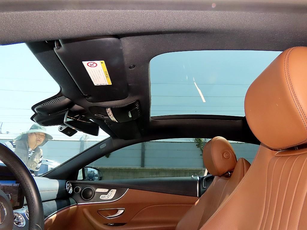 벤츠 E 클래스 E-클래스 W213 E220d 쿠페 이미지 18