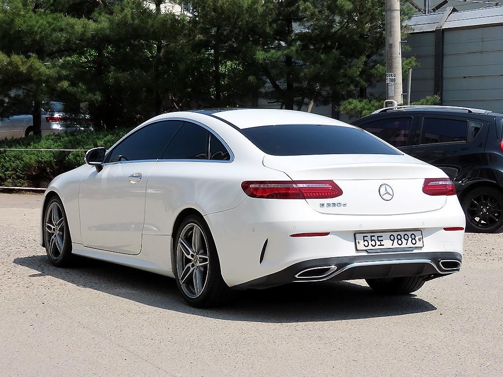 벤츠 E 클래스 E-클래스 W213 E220d 쿠페 이미지 3