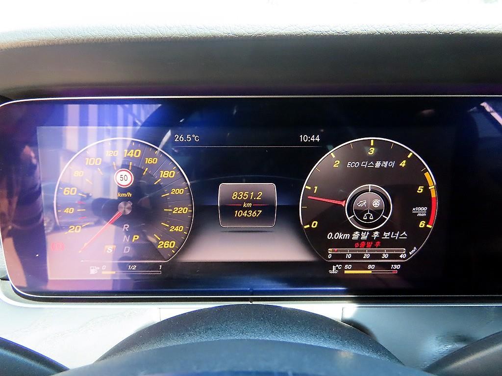 벤츠 E 클래스 E-클래스 W213 E220d 쿠페 이미지 9