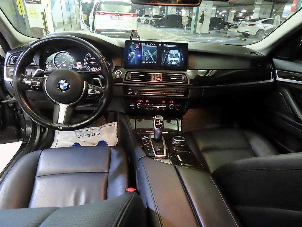 BMW 5시리즈 5시리즈 (F10) 528i xDrive M에어로다이나믹스페셜에디션 이미지 10