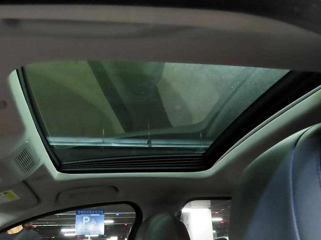 BMW 5시리즈 5시리즈 (F10) 528i xDrive M에어로다이나믹스페셜에디션 이미지 17