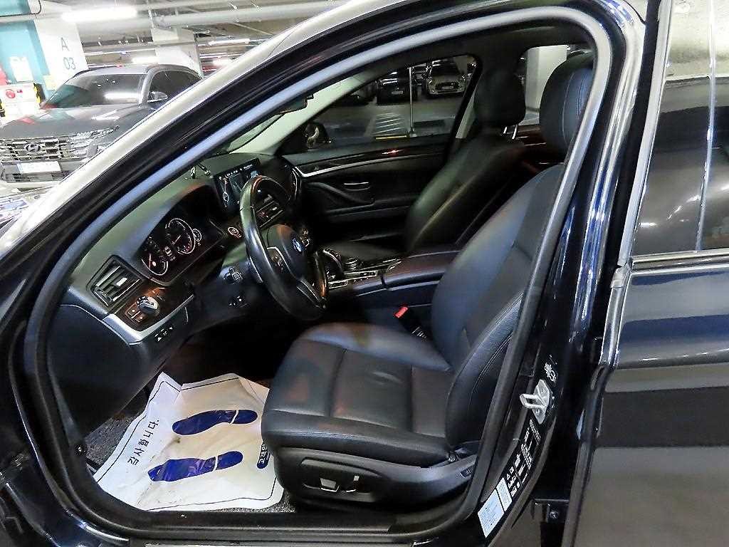 BMW 5시리즈 5시리즈 (F10) 528i xDrive M에어로다이나믹스페셜에디션 이미지 6