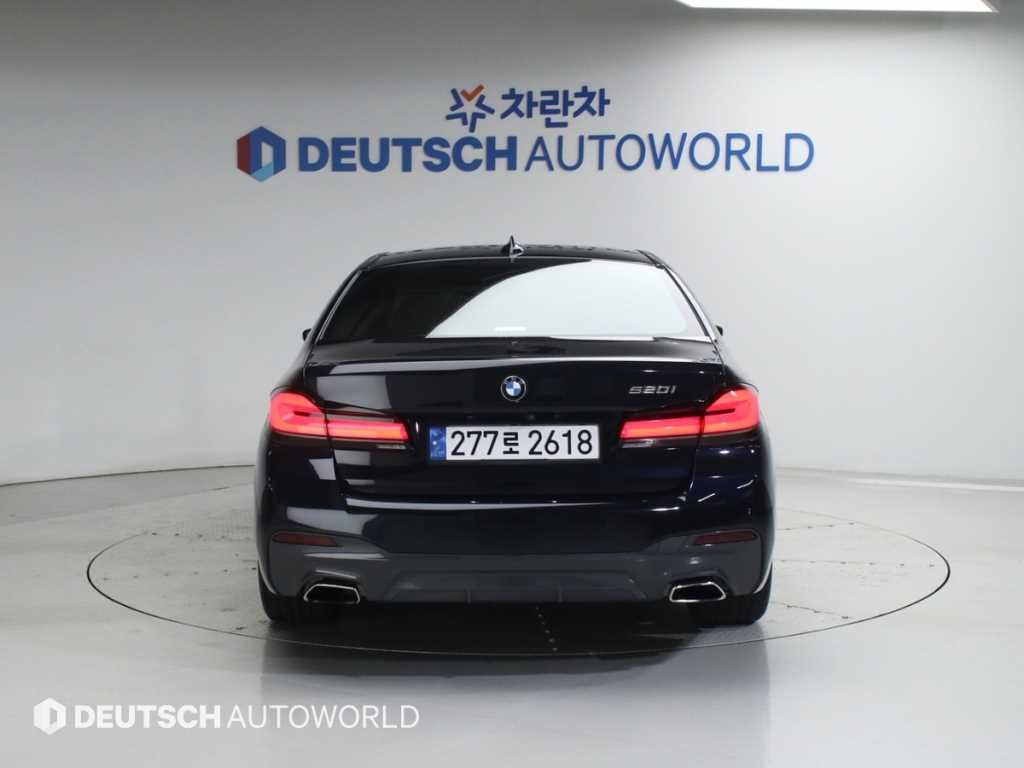 BMW 5시리즈 5시리즈 (G30) 520i M 스포츠 이미지 4