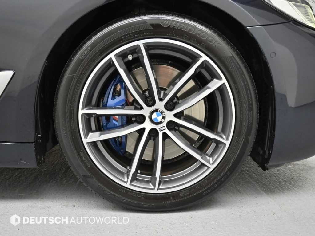 BMW 5시리즈 5시리즈 (G30) 520i M 스포츠 이미지 5