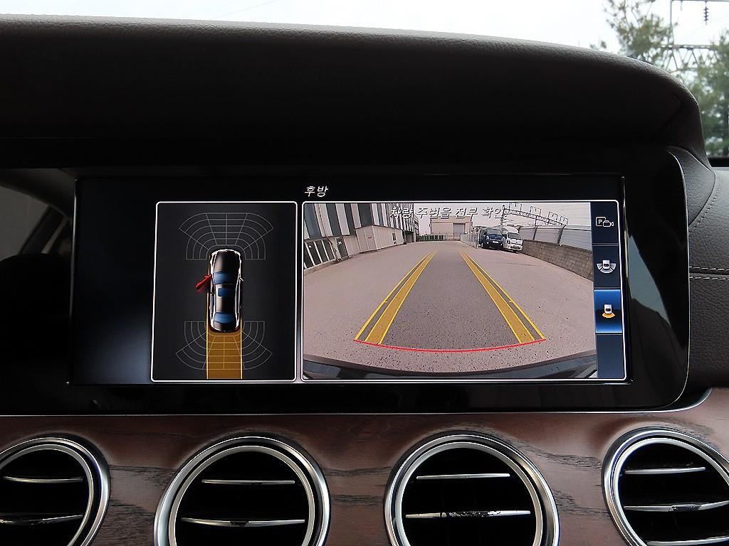 벤츠 E 클래스 E-클래스 W213 E220d 익스클루시브 이미지 15