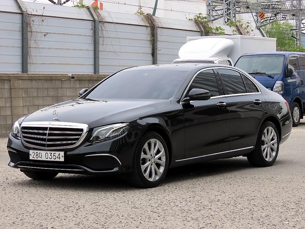 벤츠 E 클래스 E-클래스 W213 E220d 익스클루시브 이미지 2