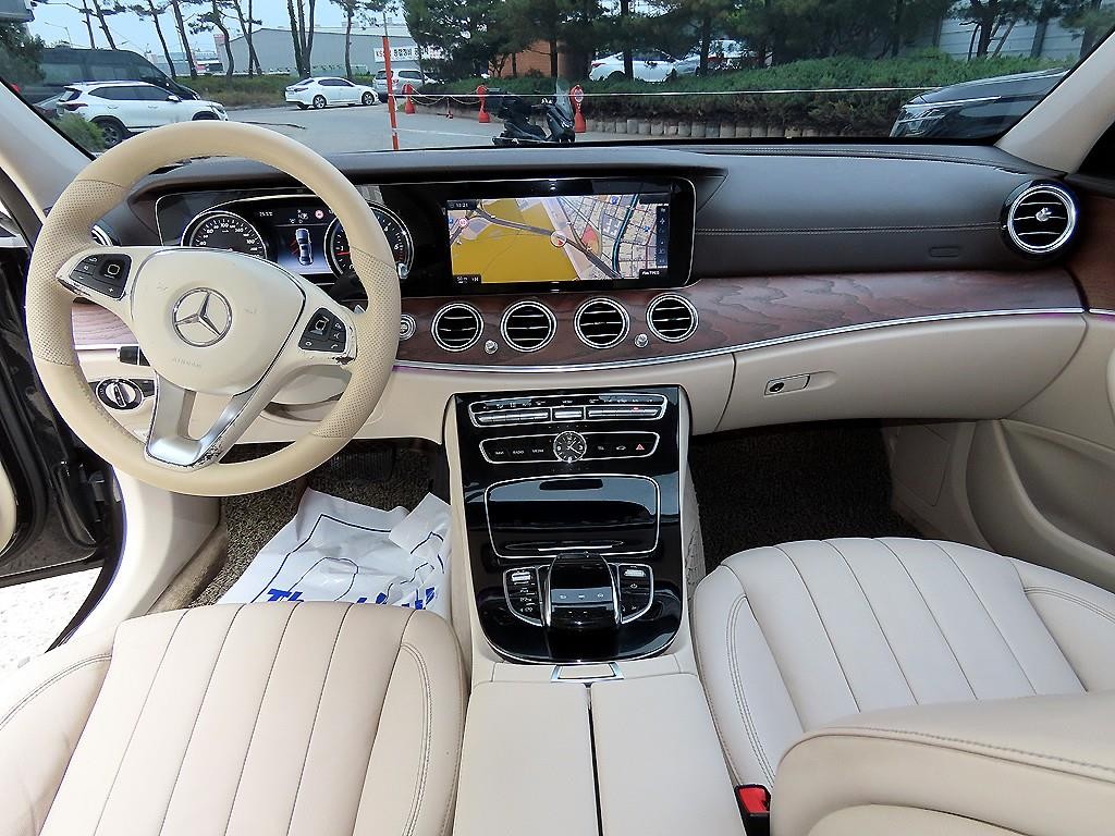벤츠 E 클래스 E-클래스 W213 E220d 익스클루시브 이미지 7