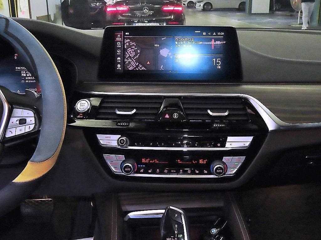 BMW 5시리즈 5시리즈 (G30) 520d 럭셔리 플러스 이미지 11