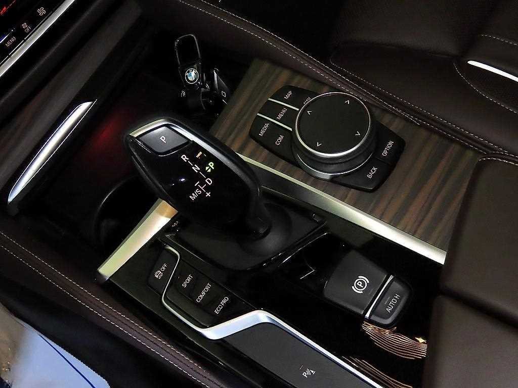 BMW 5시리즈 5시리즈 (G30) 520d 럭셔리 플러스 이미지 12