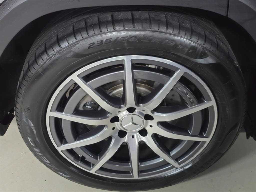 벤츠 GLB 클래스 GLB클래스 X247 AMG GLB 35 4MATIC 이미지 18