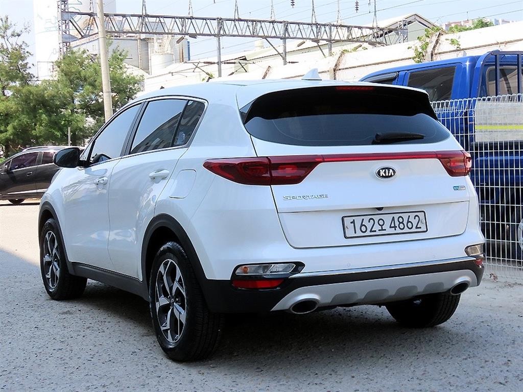 기아 스포티지 스포티지 더 볼드 1.6 디젤 2WD 럭셔리 이미지 3