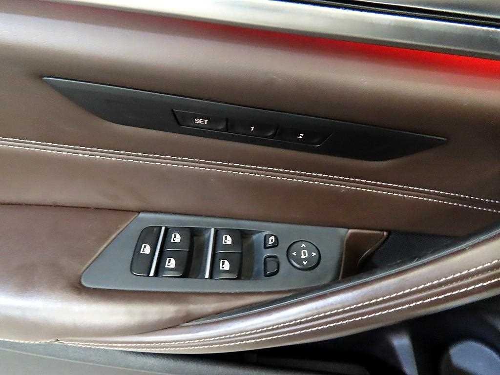 BMW 5시리즈 5시리즈 (G30) 520d xDrive 럭셔리 플러스 이미지 13
