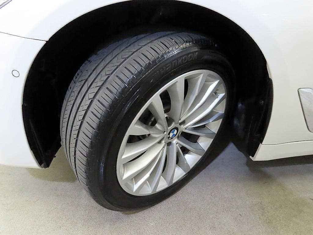 BMW 5시리즈 5시리즈 (G30) 520d xDrive 럭셔리 플러스 이미지 20