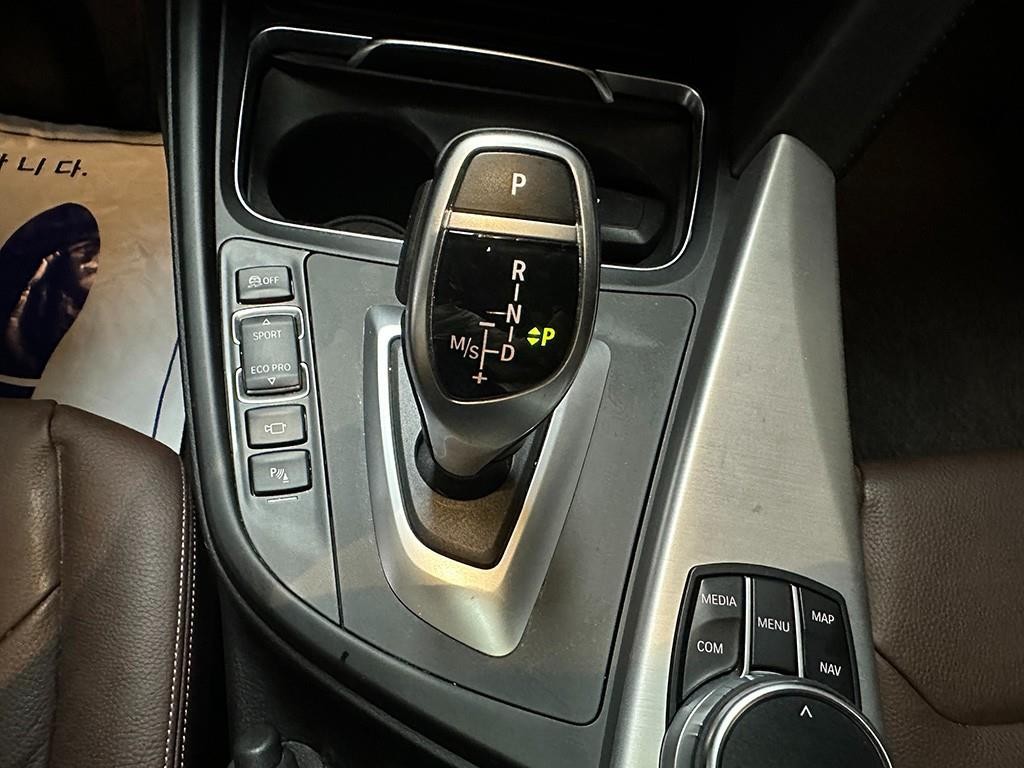 BMW 4시리즈 4시리즈 (F32) 420i 그란쿠페 럭셔리 이미지 11