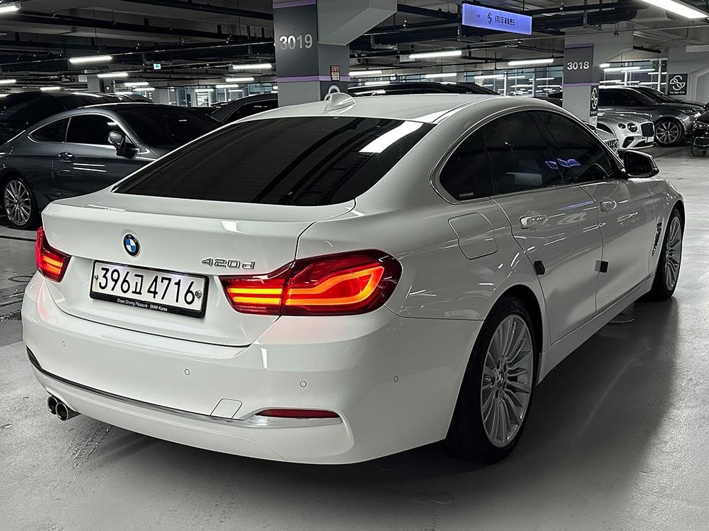 BMW 4시리즈 4시리즈 (F32) 420i 그란쿠페 럭셔리 이미지 3