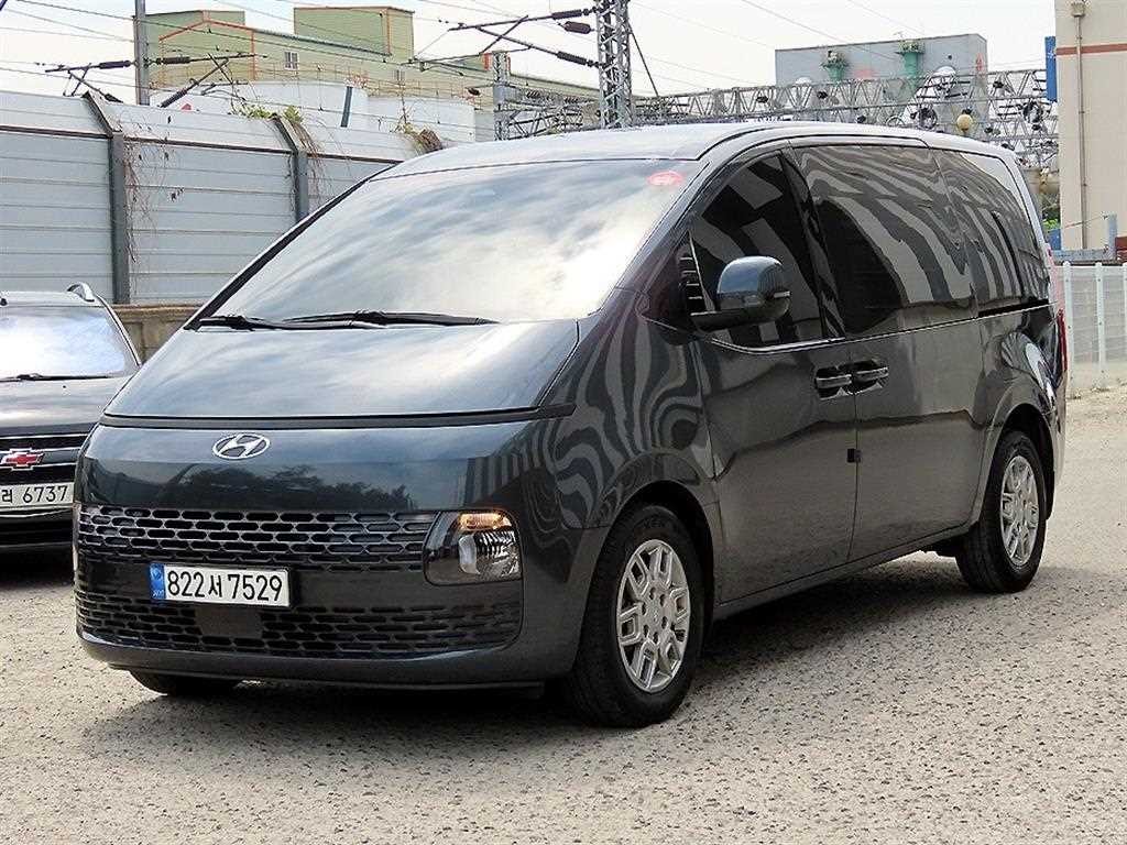 현대 스타리아 2WD 디젤 카고 모던 3인승 이미지 2