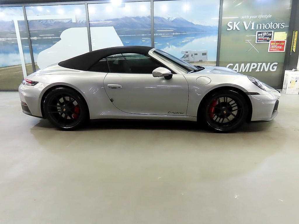 포르쉐 911 911(992) 카레라 GTS 카브리올레 이미지 3