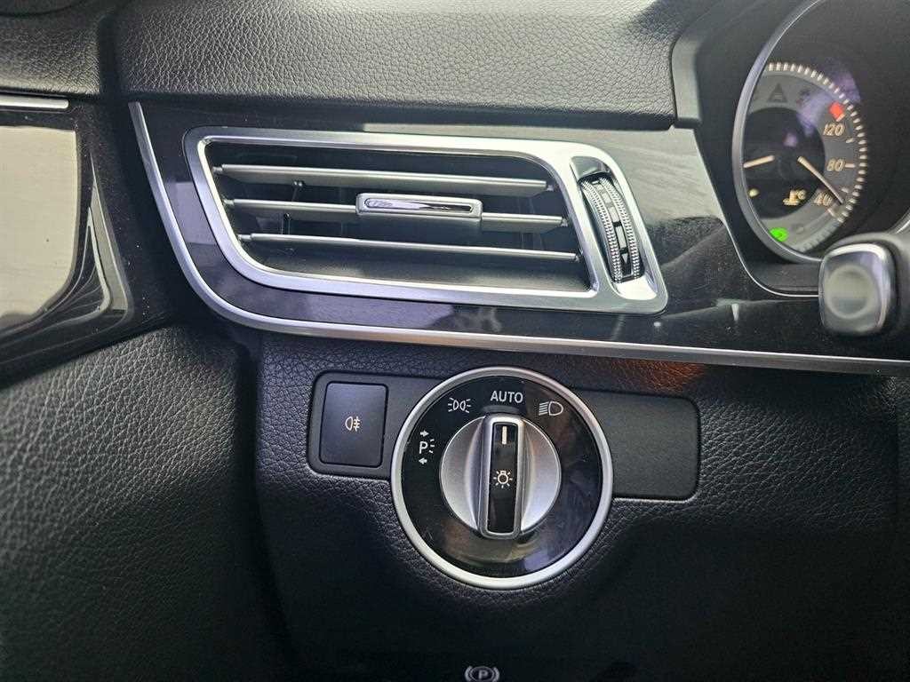 벤츠 E 클래스 E-클래스 W212 E220 블루텍 아방가르드 스포츠 이미지 11