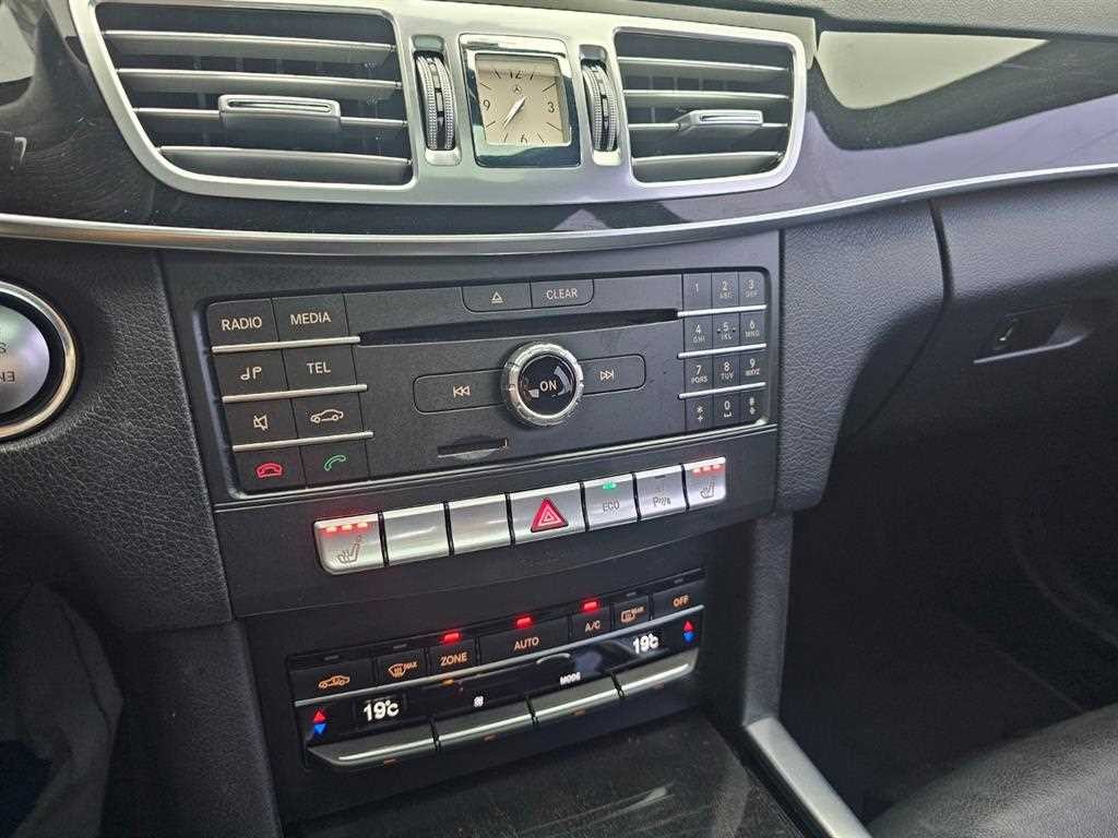 벤츠 E 클래스 E-클래스 W212 E220 블루텍 아방가르드 스포츠 이미지 16