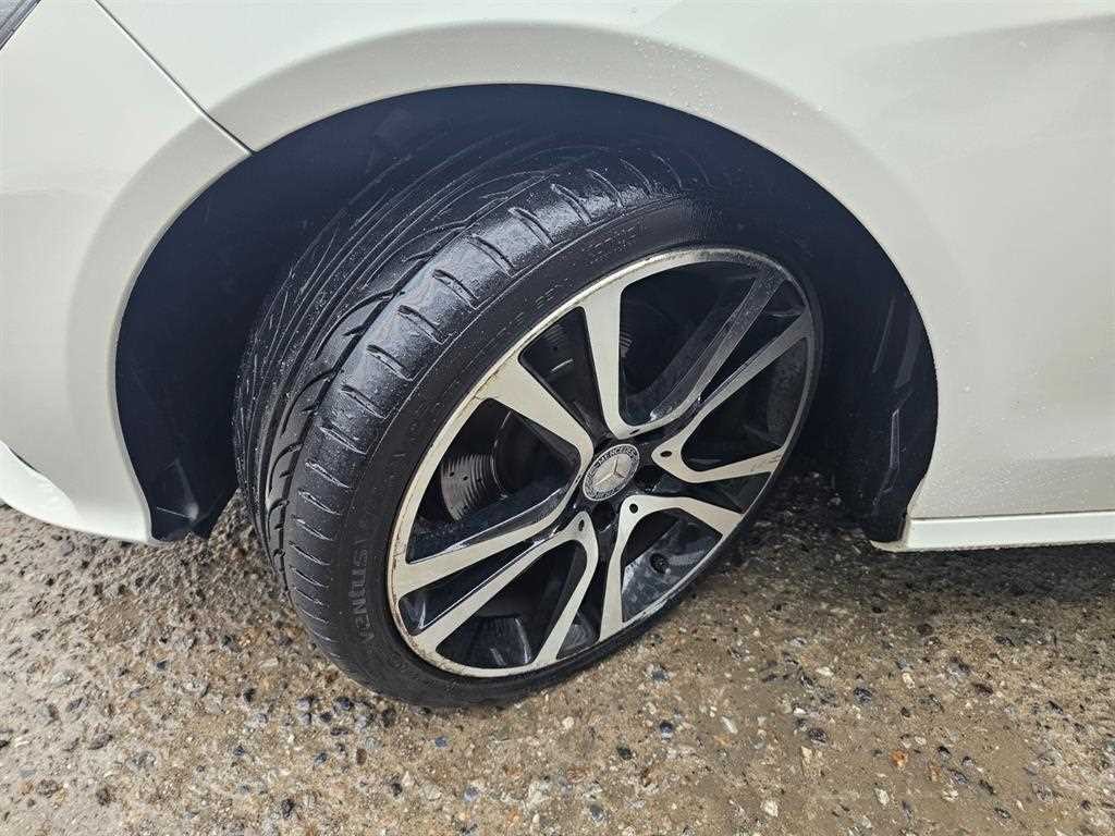 벤츠 E 클래스 E-클래스 W212 E220 블루텍 아방가르드 스포츠 이미지 17