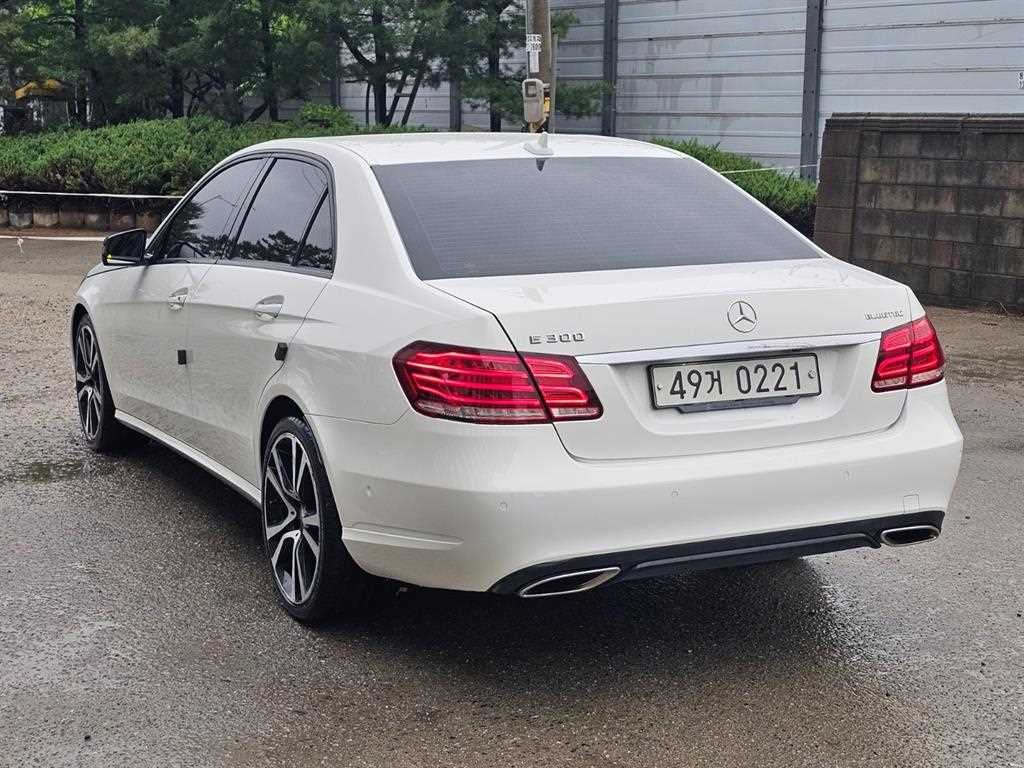 벤츠 E 클래스 E-클래스 W212 E220 블루텍 아방가르드 스포츠 이미지 3