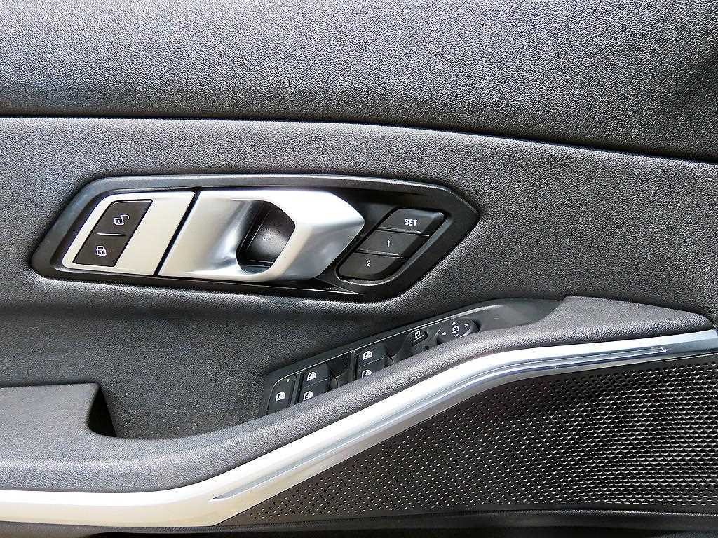 BMW 3시리즈 3시리즈 (G20) 320i 이미지 12