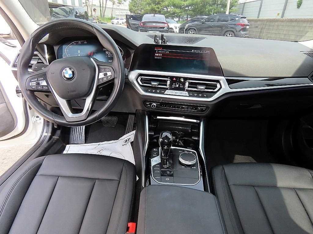 BMW 3시리즈 3시리즈 (G20) 320i 이미지 7