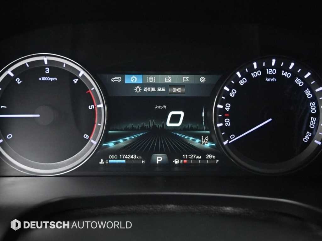 KG모빌리티(쌍용) 렉스턴 G4렉스턴 디젤 2.2 4WD 헤리티지 이미지 5