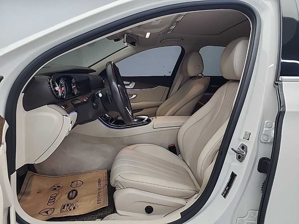 벤츠 E 클래스 E-클래스 W213 E220d 4MATIC 익스클루시브 이미지 11