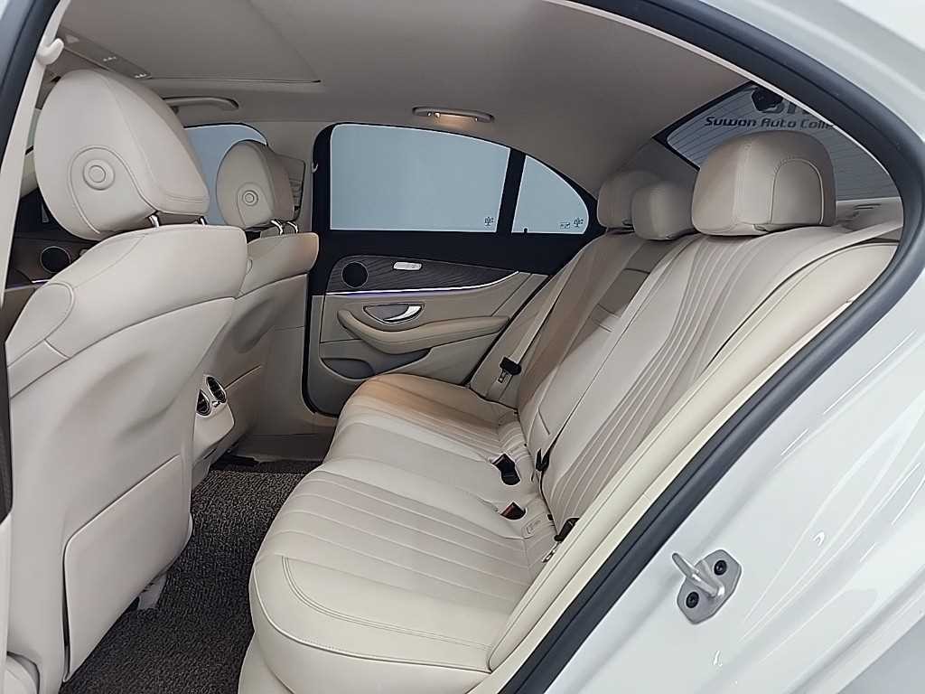 벤츠 E 클래스 E-클래스 W213 E220d 4MATIC 익스클루시브 이미지 12