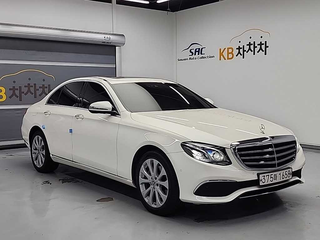 벤츠 E 클래스 E-클래스 W213 E220d 4MATIC 익스클루시브 이미지 4