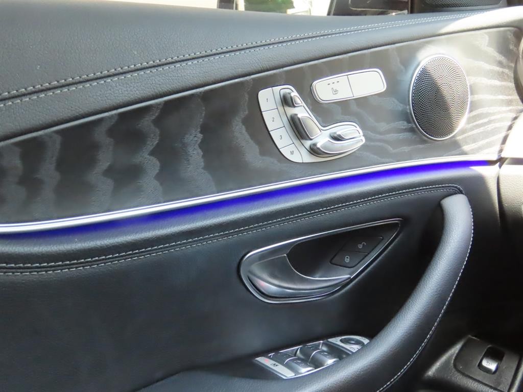 벤츠 E 클래스 E-클래스 W213 E220d 4MATIC AMG라인 이미지 14